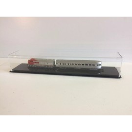 Plastics Unlimited Train Display case HO scale 16" long with low profile black acrylic base