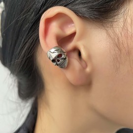 Inilbran Boho Skull Ear Cuff Earrings Vintage Skeleton Skull Wrap Hoop Earrings Silver Skeleton Bone Cartilage Cuff Earrings Punk Skull No Piercing Clip Earrings Jewellery for Women, Zinc, No Gemstone