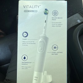 Oral-B Oral B Vitality Rechargeable Toothbrush; Deep Clean Between Teeth (White) New