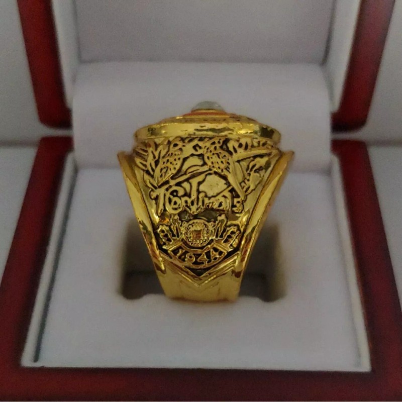 St Louis Cardinals - 1944 World Series Ring With Wooden