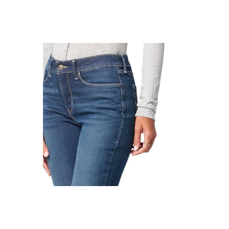 Levi Strauss Signature Gold Women's Curvy Totally Shaping Straight Jeans