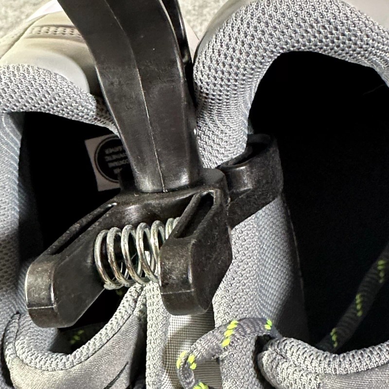 Golf Shoe Grabber Clamp & Handle Accessory Shoes Sneakers Portable