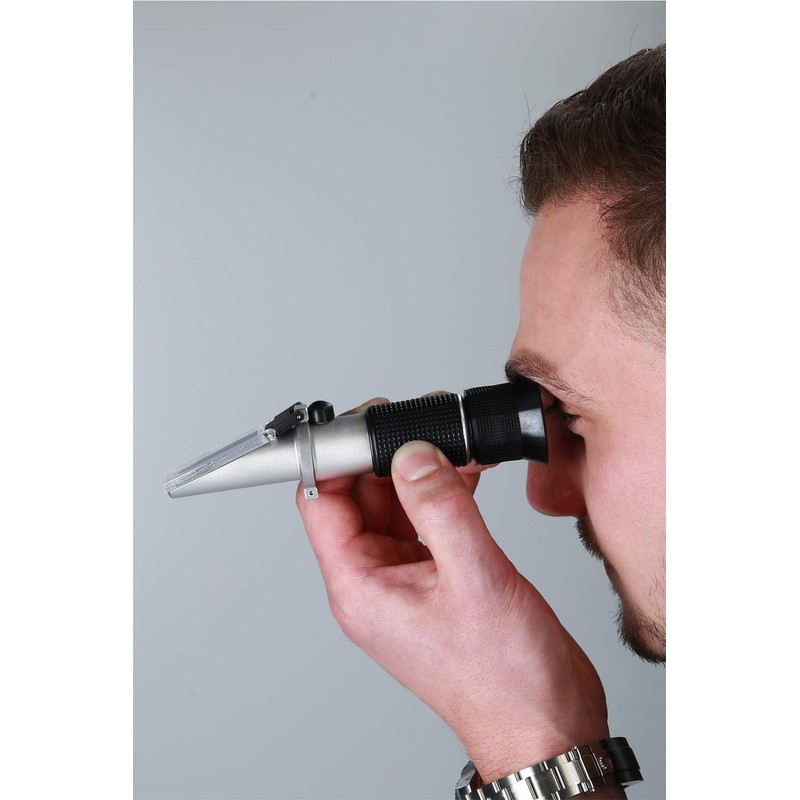 BRILLIANT TOOLS BT536010 Refractometer [Powered by KS Tools]