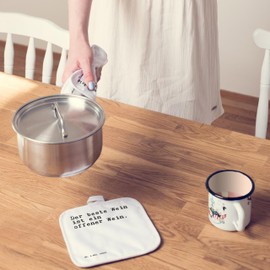 Mr. & Mrs. Panda Set of 2 Pot Holders with German Text "Der Beste Wein ist... " Der Beste Wein ist... [German Language] [German Language] [German Language]
