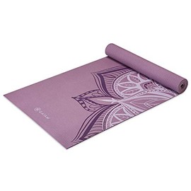 Gaiam - Tapete de yoga de 5 mm de grosor. Impresión premium gruesa, antideslizante, tapete de ejercicio y fitness, para todo tipo de yoga, pilates y e