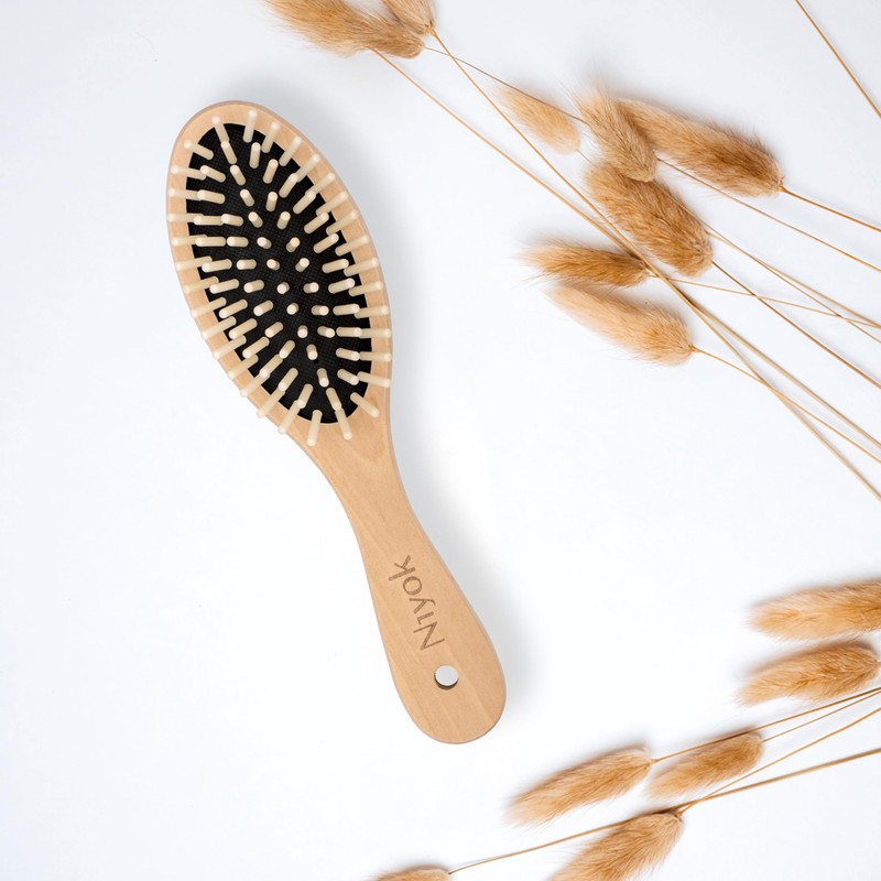 4002 NIY Niyok Hair Brush Large Wooden Nubs