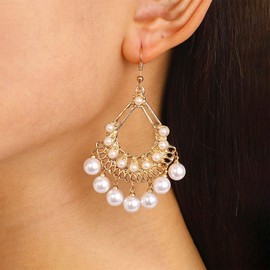TseenYi Pearl Chandelier Earrings Gold Tassel Pearl Drop Earrings Vintage Pearl Dangle Earrings Indian Traditional Dangle Earrings Ethnic Pearl Pearl Earrings Jewellery for Teenagers, Zinc