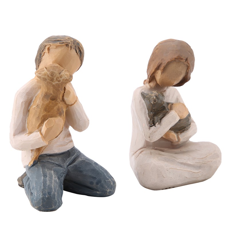 2pcs Man&Woman Hugging Pets Shape Resin Figurine Decoration Statue Model