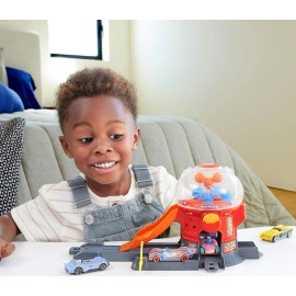 Hot Wheels City Downtown Candy Shop Speed Snap Track 1:64 Die-Cast Donut-Shaped