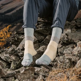 Darn Tough Vermont - Style 1953 - Men's Mountaineering Hike/Trek Sock - Geyser, Medium