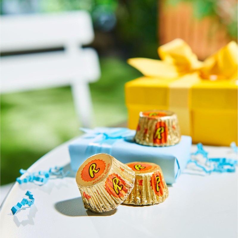 REESE'S Miniatures Milk Chocolate Peanut Butter Cups, Candy Packs, 0.31