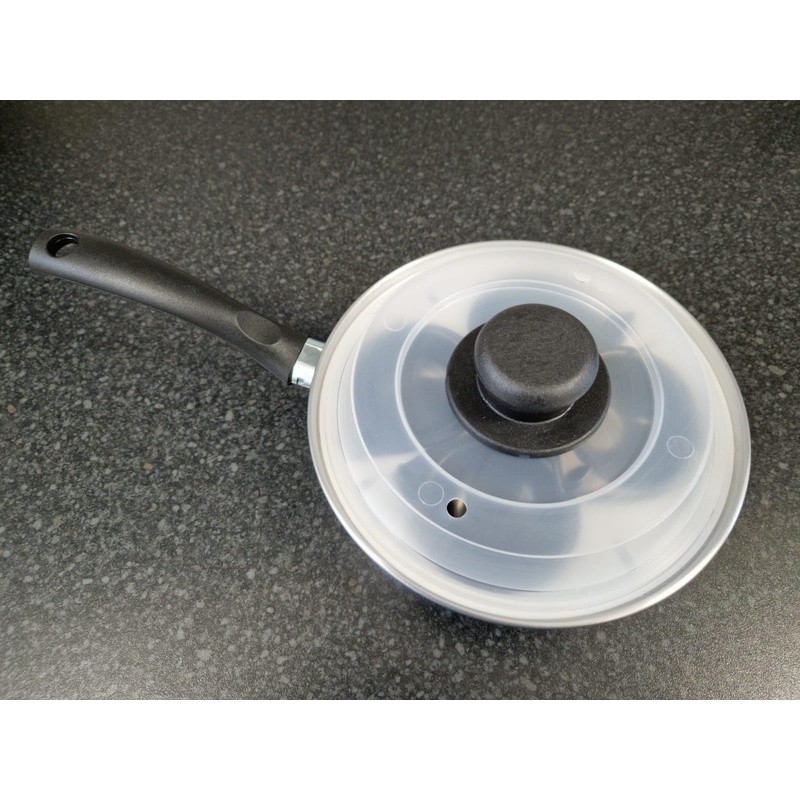 4 Cups Egg Poacher Pan With Vented Plastic Lid and