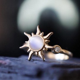 Sun Ring Adjustable Sunburst Rotating Open Ring – Anti-Anxiety Spinner Ring with Crystal Accent, Minimalist Celestial Sun, Stress Relief Jewelry, Boho, Fidget, Sunflower, Elegant (Gold)