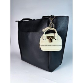 Sanxiner Keychain Coin Purse for Women,Cute Change Purse with Keyring Unique Purse Charms Small Coin Pouch Mini Purses Keychain Wallet with Tassels (Off white)