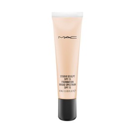 Mac Studio Sculpt Spf15 Foundation NC 15                                                                                                              