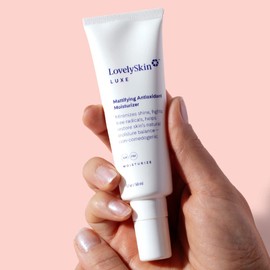 LovelySkin LUXE Mattifying Antioxidant Moisturizer - Daily Moisturizer for Face Provides a Matte Finish - Non-Comedogenic, 1.7 oz