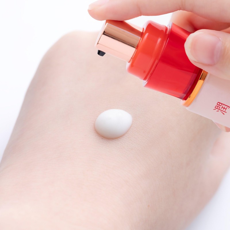 Moisturizing Skin Essence