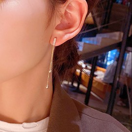 TseenYi Gold Fringe Drop Earrings - Boho & Minimalist Dangle Earrings - Long Rhinestone Tassel Drop Studs - Bridal Ear Jewelry for Women and Girls