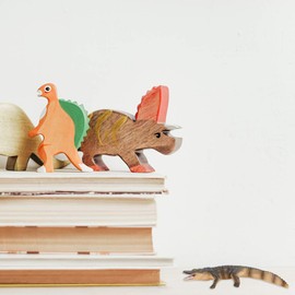 STOBOK 1 Set Crocodile Life Cycle Toys Plastic Crocodile And Eggs Figurines Model Animal Life Cycle Figurines Toys Educational Toys for Kids Toddlers Easter Party Decoration 10x3cm