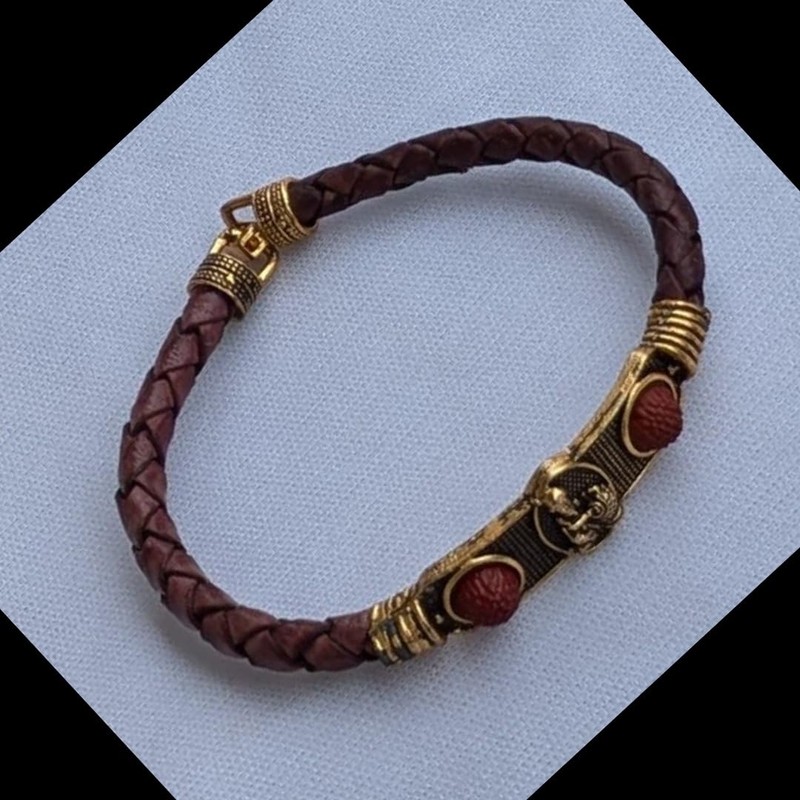 HG TECHNO SERVICES Handmade Shree Krishna Bracelet Men's Golden Religious