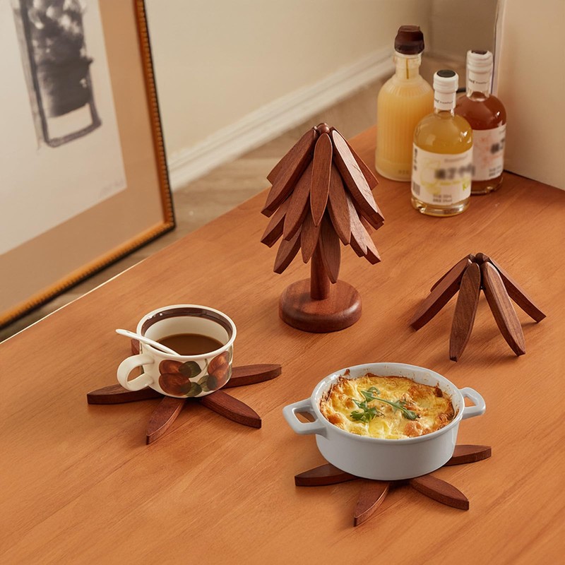 4 Wooden Hot Food Coasters with 1 Stand, Table Insulation