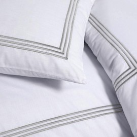 My Home Store Duvet Cover Hotel Quality 200TC Bedding Set Duvet Sets Soft Breathable 100% Poly Cotton Quilt Cover with Pillowcases (White, Single)
