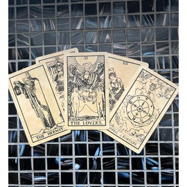 Vieux Monde Express The Tea-Stained Tarot & Guide | Linen Finish | Classic Tarot Cards | 78 Cards | Full Size | 4.75 by 2.75 |