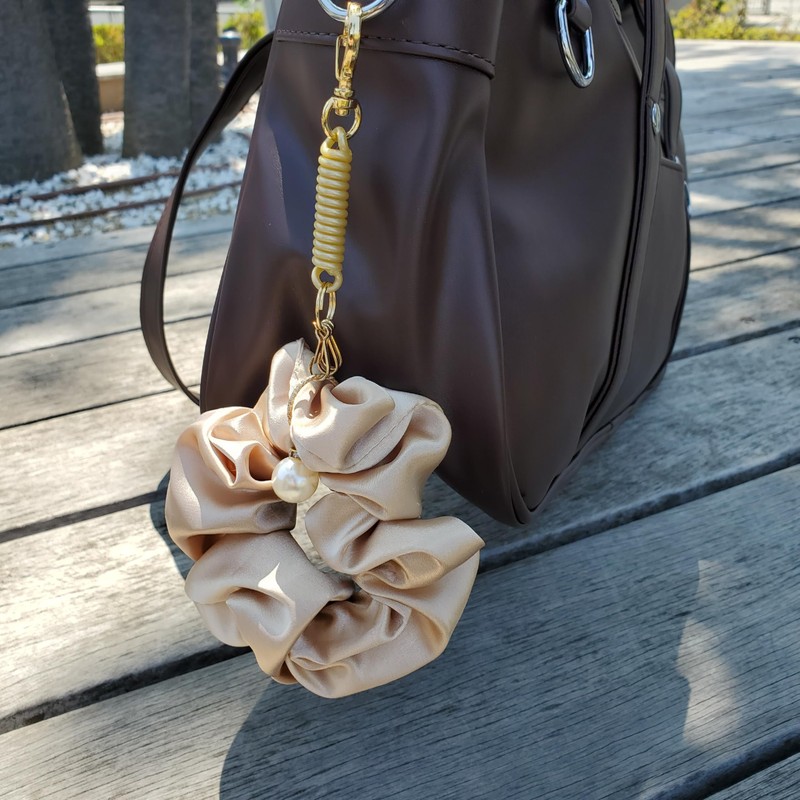 BeyonMind Pressing Goods with Heart-shaped Nascan Coil Strap for Figures,