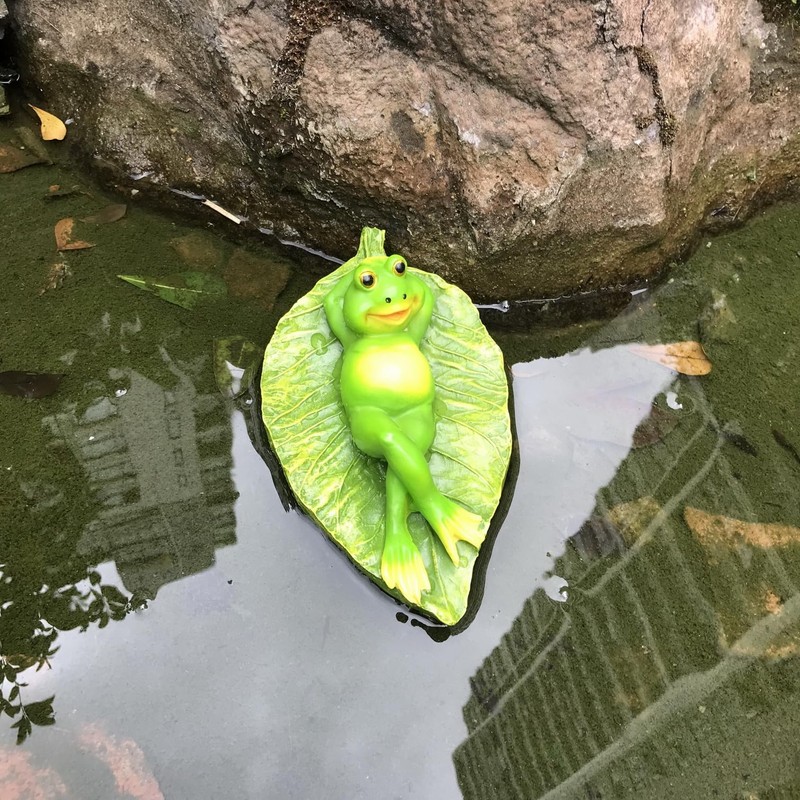 Ruerlity Floating Frog on Leaf for Garden Pond Decor Swimming