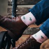 SummerTies Turtle Mens Dress Socks - Green on Pink
