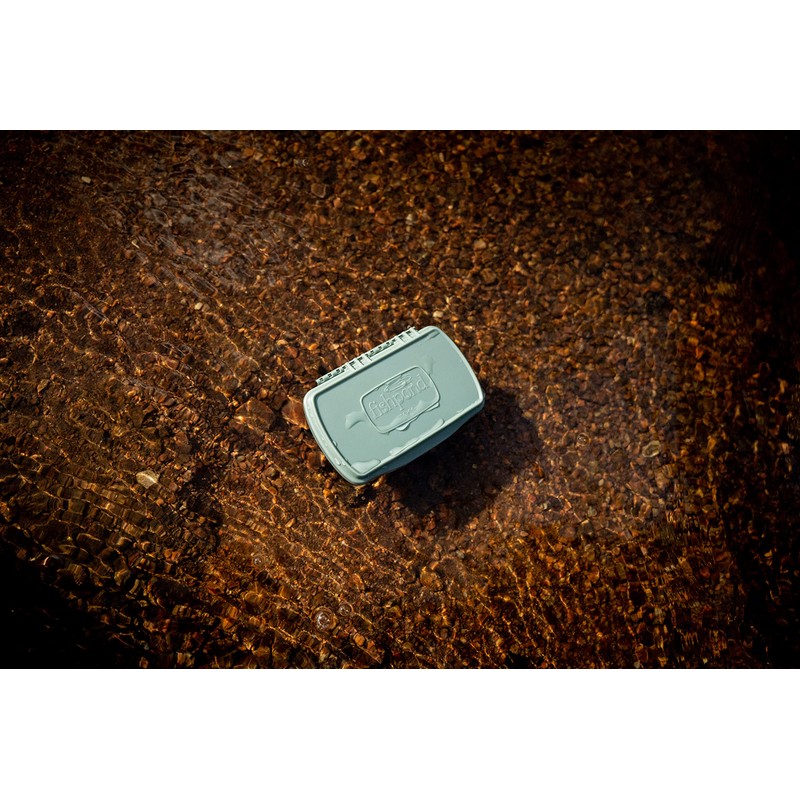 Fishpond Tacky Pescador - Caja con mosca - Pequeña -
