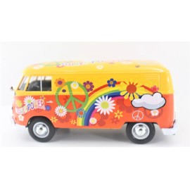 Maisto Volkswagen Type 2 Delivery Van Die-cast 1:24 Scale | Flower Power