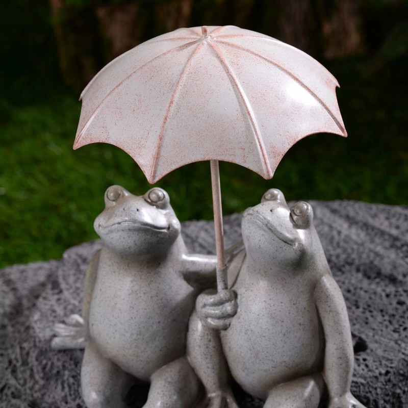 Hi-Line Gift Ltd. Couple Frogs Edge Sitting Statue Under Umbrella