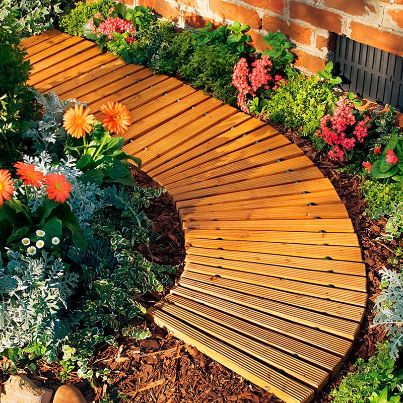 Plow & Hearth 4' Curved Outdoor Wooden Pathway | 18"