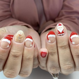 Christmas Press on Nails Short Almond Winter Fake Nails Red Full Cover Santa Claus False Nails with Xmas Hat French Tip Designs Glossy Glue on Nails Cute Acrylic Artificial Nails for Women Girls 24Pcs