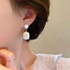 Inilbran Boho Resin Square Tulip Dangle Earrings Vintage Opal Stud Earrings White Enamel Square Pearl Earrings Gold Tulip Flower Drop Earrings Jewelry for Women and Girls