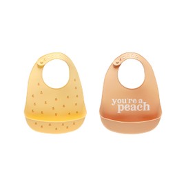 Pearhead Juego de 2 baberos de silicona, juego de baberos para bebé con texto en inglés "You're a Peach Earton", accesorio de alimentación para bebés nuevos padres y padres esperantes