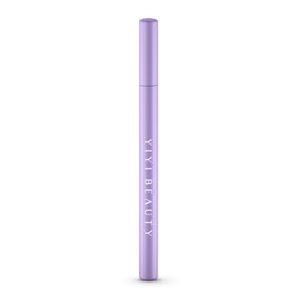 YIYI Beauty Delineador De Ojos Sublime Deep Black, Precisión y Versatilidad: Su punta extra suave y delgada permite crear looks desde naturales hasta atrevidos. Color intenso y de larga duración.