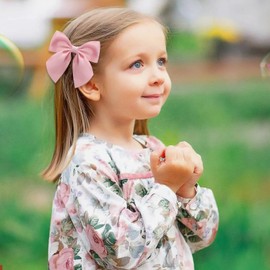 Zolyco 3.5 Inch Cheer Bow Clips for Women Girls Thick Ribbon Boutique Alligator Clips with Tails Hair Accessories for Older Kids Children Young Girls 2 Pcs (Rose Pink)