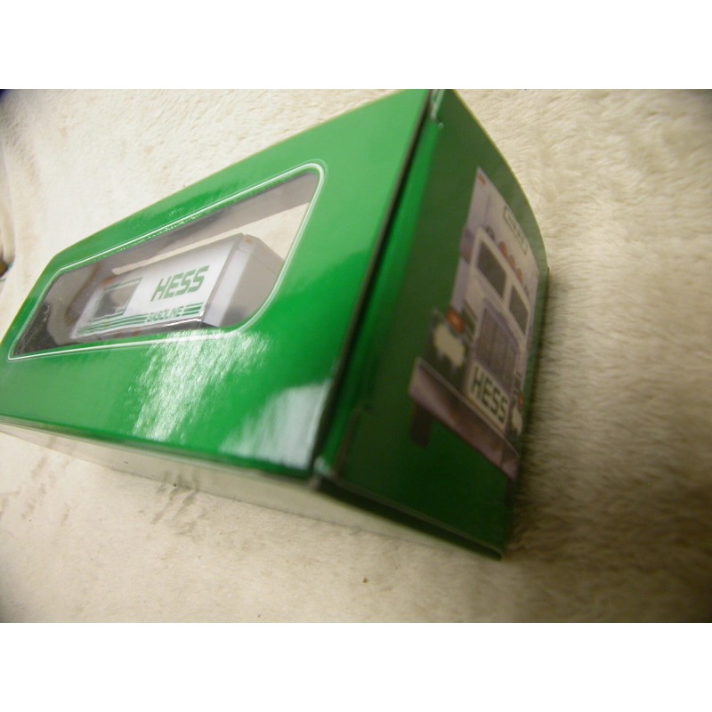 Hess 2006 Miniature 18 Wheeler & Racer