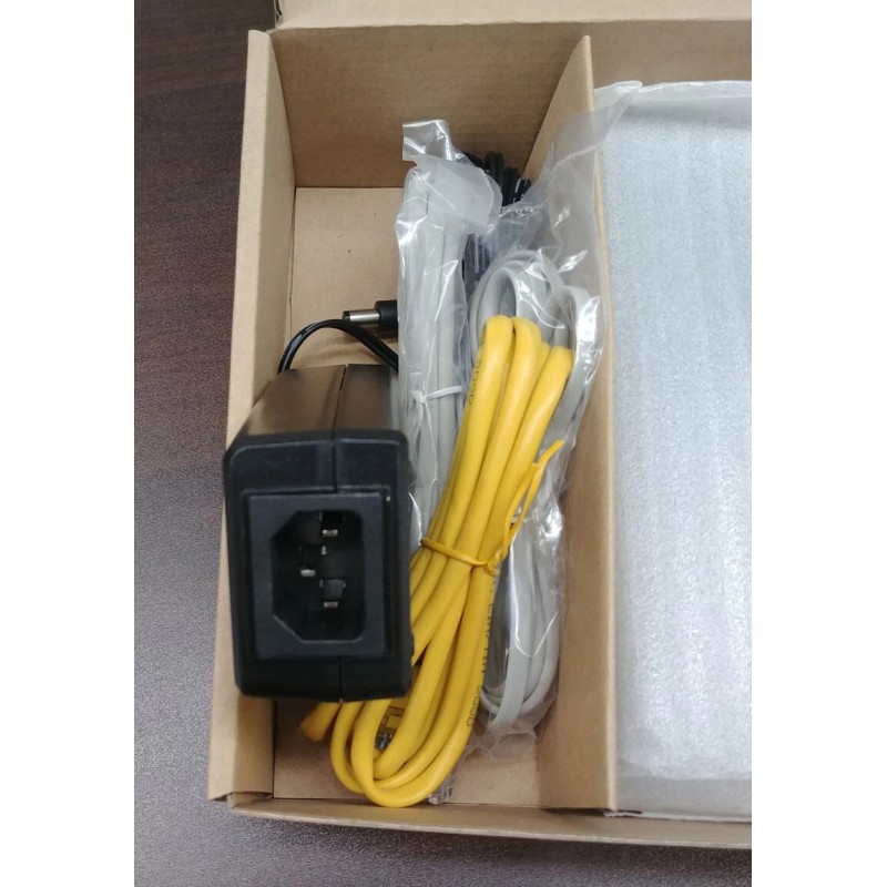 Cambium New cnPilot R200 C000000L046A 2.4GHz 802.11n Wi-Fi Router with