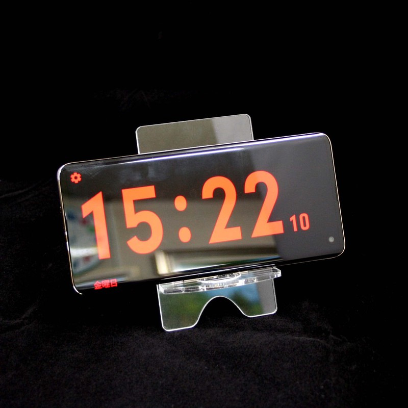 Beautiful transparency that can be used vertically or horizontally. Acrylic