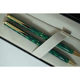 Sheaffer Made in The USA Signature Fashion criss-cross Tartan plaid Green Lacquer Barrel and cap with 22KT Gold Appointments Medium Point twist action Ballpoint Pen and Push Action 0.5MM Pencil