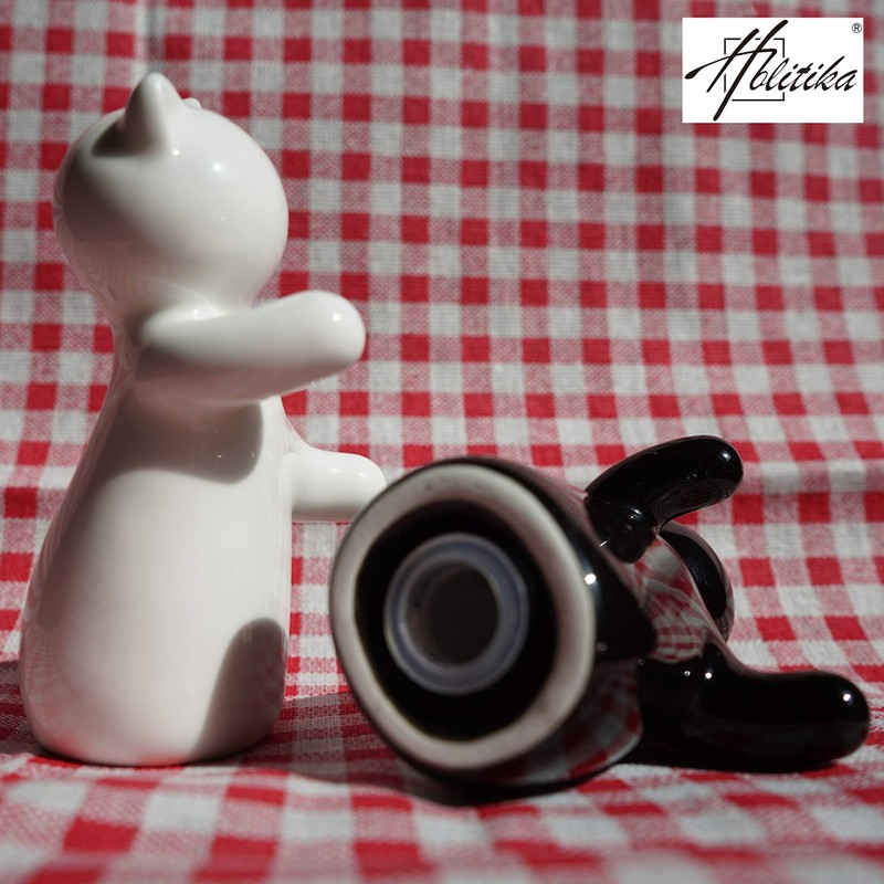 Holitika Cat Salt and Pepper Shakers, Cute Hugging Cat Couple