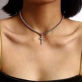 TseenYi Croos Pendant Necklace Silver Crucifix Rhinestone Necklace Boho Rhinestone Cross Pendant Necklace CZ Cross Necklace Clavicle Necklace Jewellery for Women and Girls