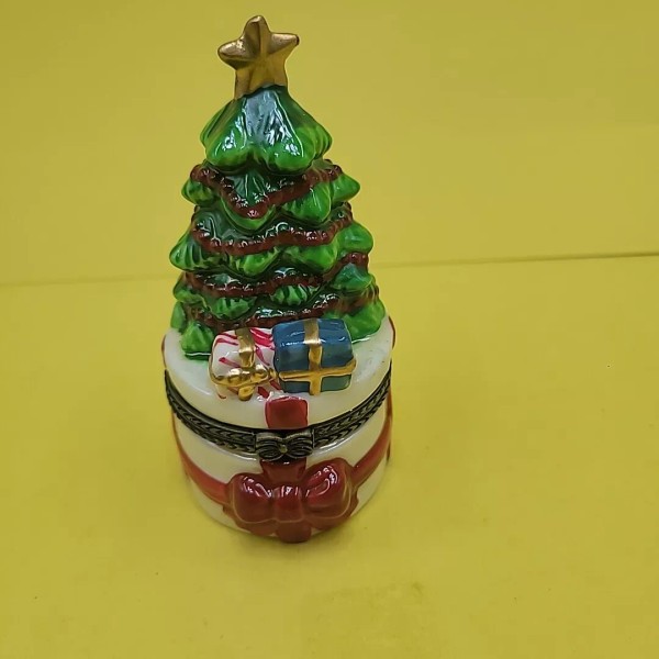 Unbranded Christmas Tree with Presents Hinged Ceramic Trinket Box 4”