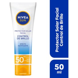 NIVEA SUN Protector Solar Facial Control De Brillo FPS50+ 50ml, con Efecto Matificante de Larga Duración, Bloqueador Solar Facial No Grasoso para todo tipo de piel