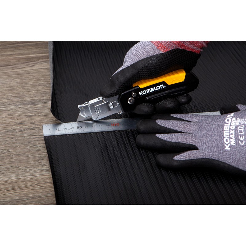 Komelon Folding 2-N-1 Utility Knife & Scraper