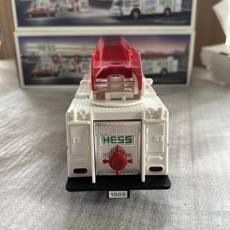Hess Vintage 1989 Fire Truck Bank w/Lights, Flashers & Dual