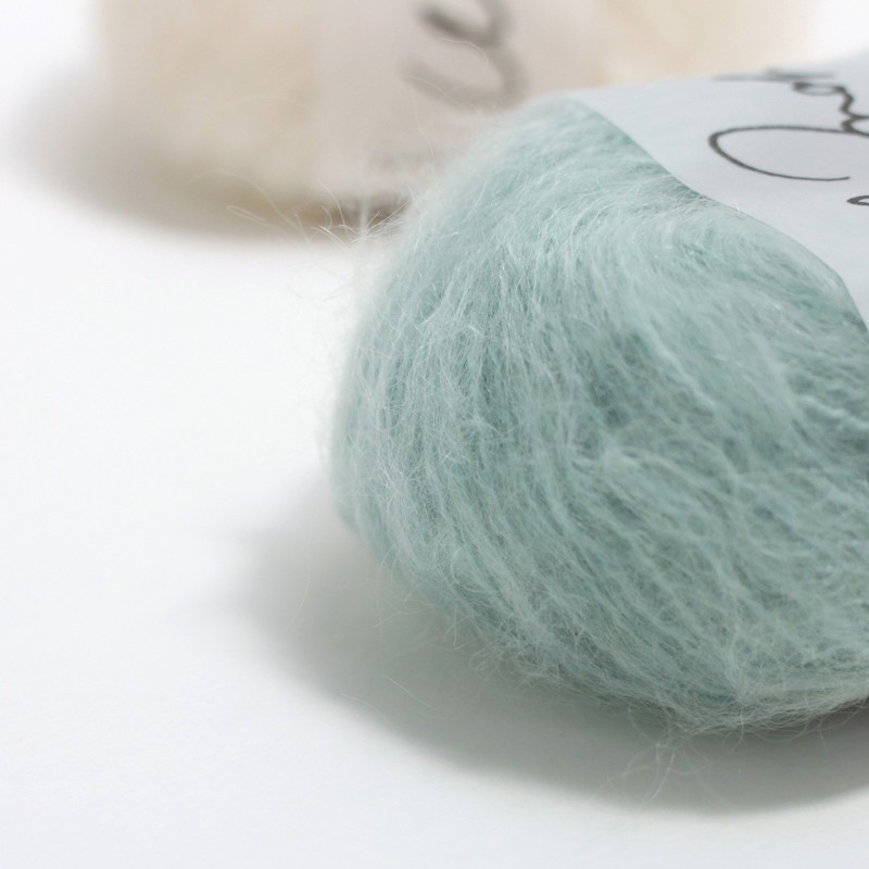 Yokota Daruma 01-6320 Wool-Mohair Yarn, Extra Chunky, Color 5: Purple